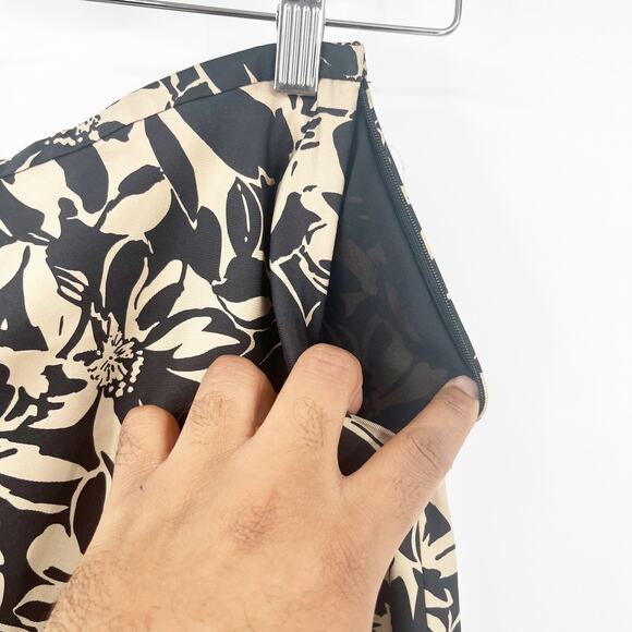 Ann Taylor Womens Vintage Tropical 100% Silk Floral Knee Length Skirt Size 4P - Picture 4 of 6